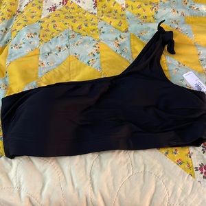 Ribbed one-shoulder black Old Navy swimsuit top